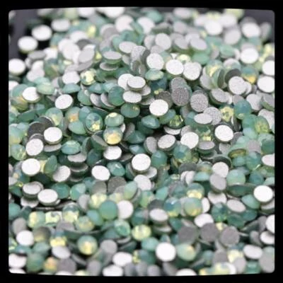 Zodiac strasszkő peridot Opal