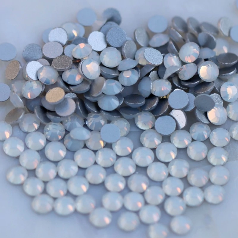 Zodiac strasszkő white opal
